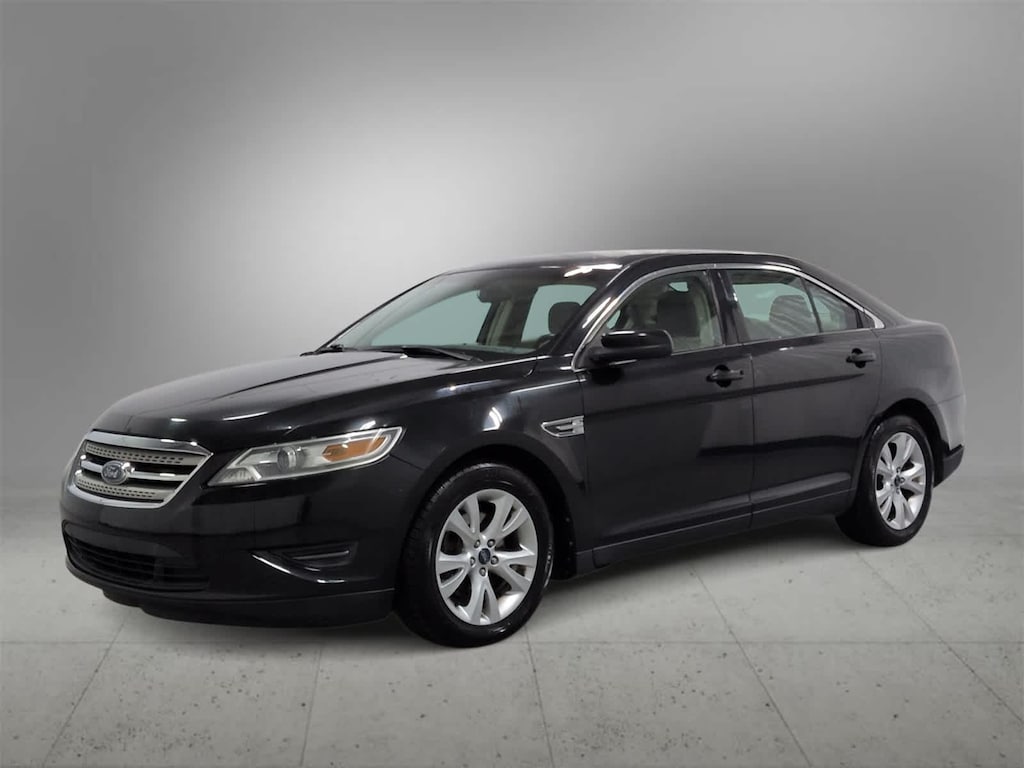 Used 2010 Ford Taurus SEL Sedan