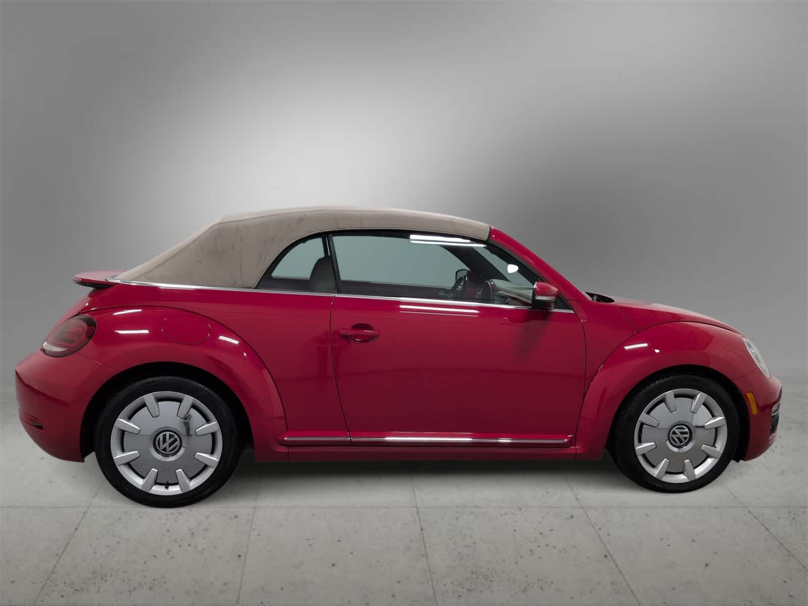 Thumbnail: 2019 Volkswagen Beetle - 9
