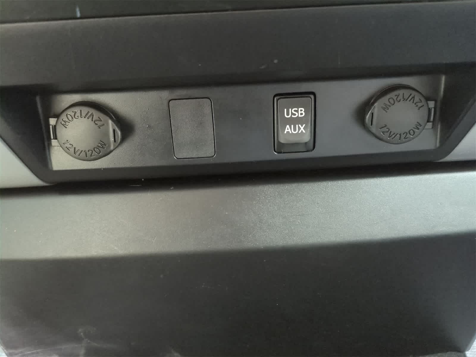 2016 Toyota Tundra SR5 29