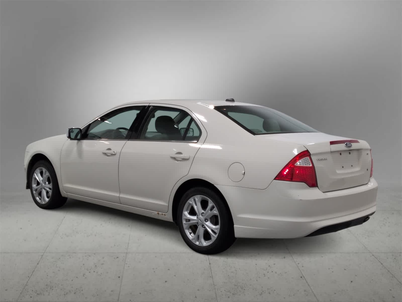 Thumbnail: 2012 Ford Fusion - 6