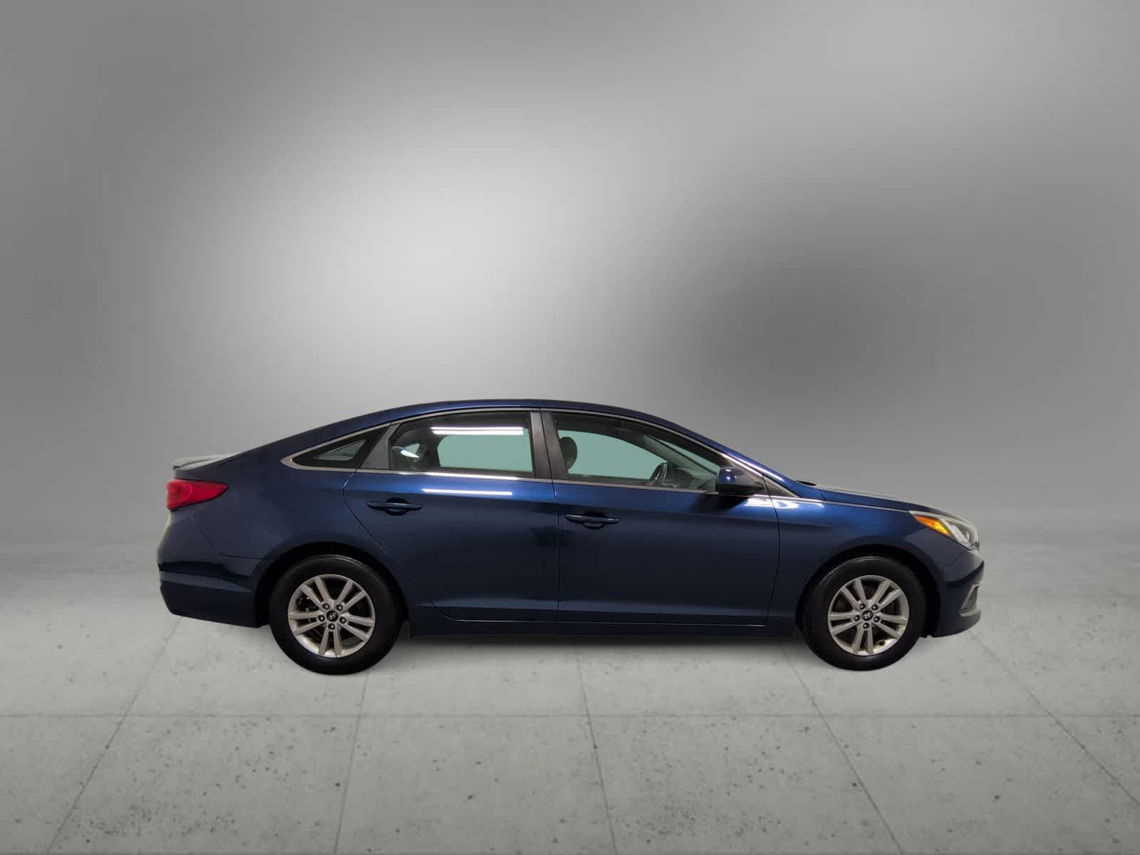 Thumbnail: 2017 Hyundai Sonata - 9