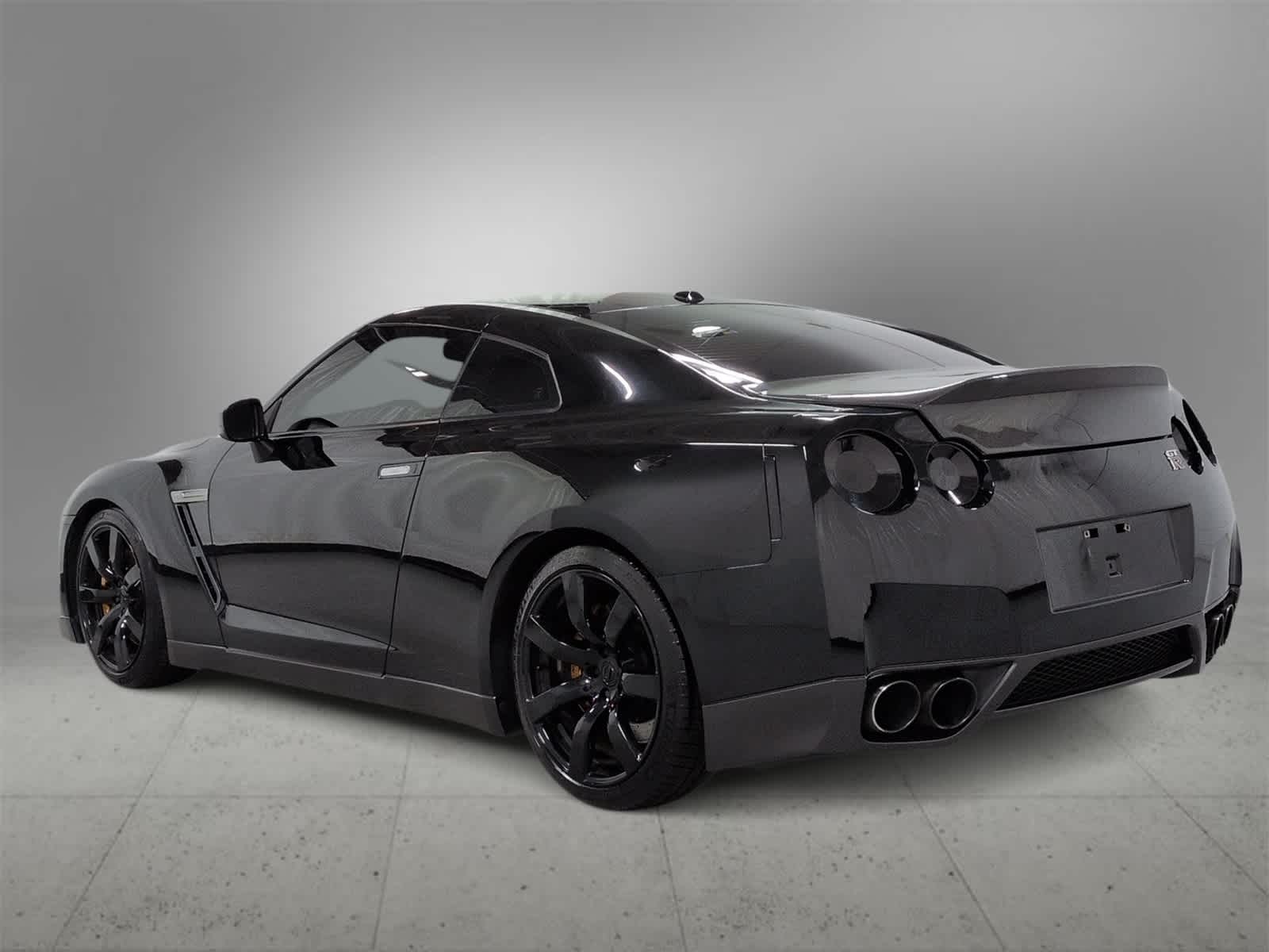 Thumbnail: 2010 Nissan GT-R - 6