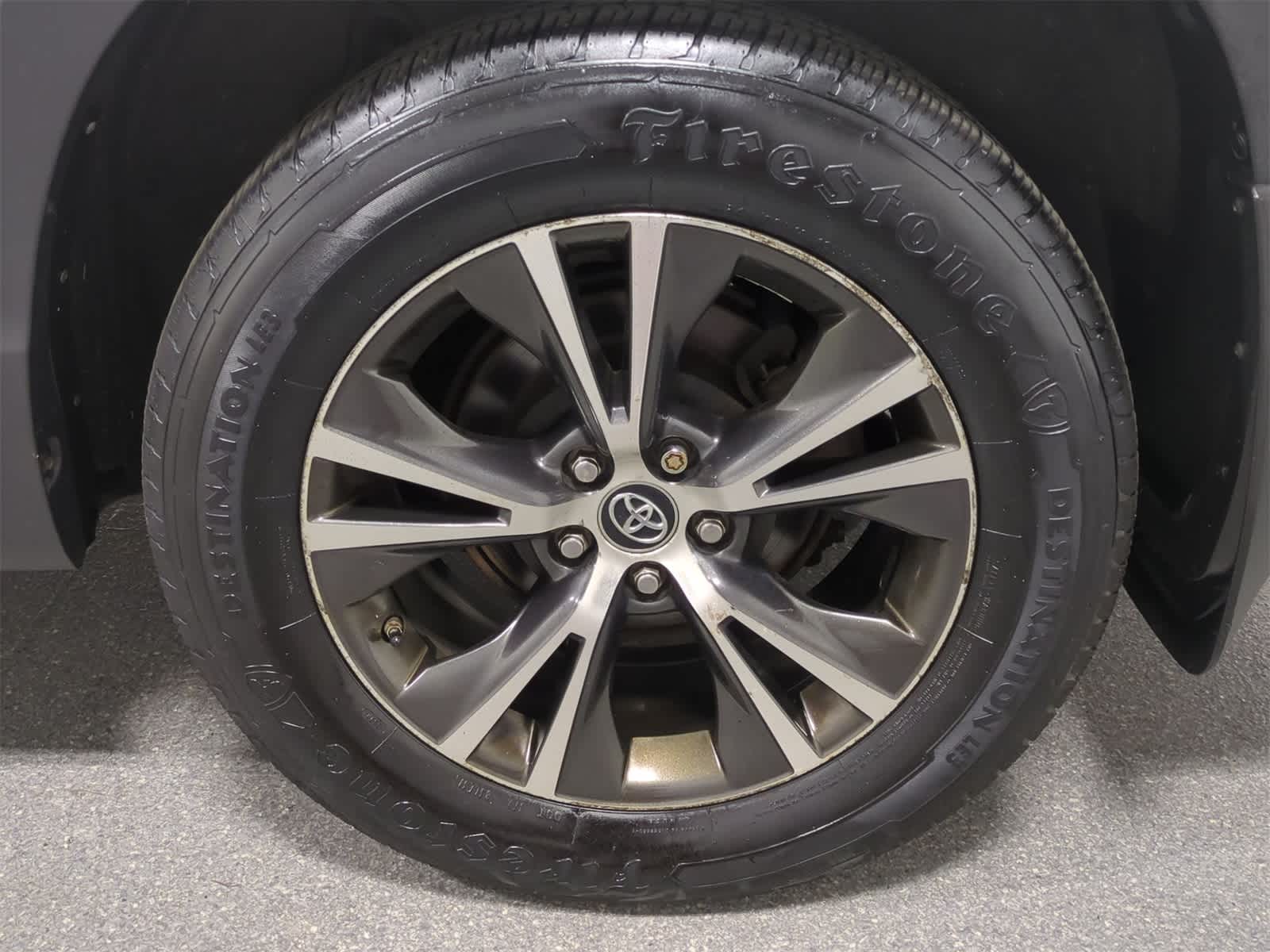 Thumbnail: 2016 Toyota Highlander - 14