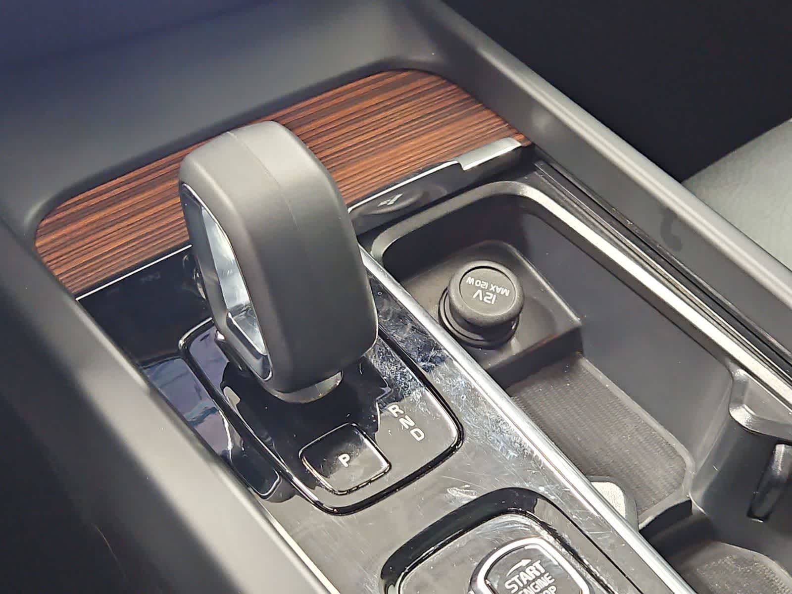 Thumbnail: 2025 Volvo S60 - 32
