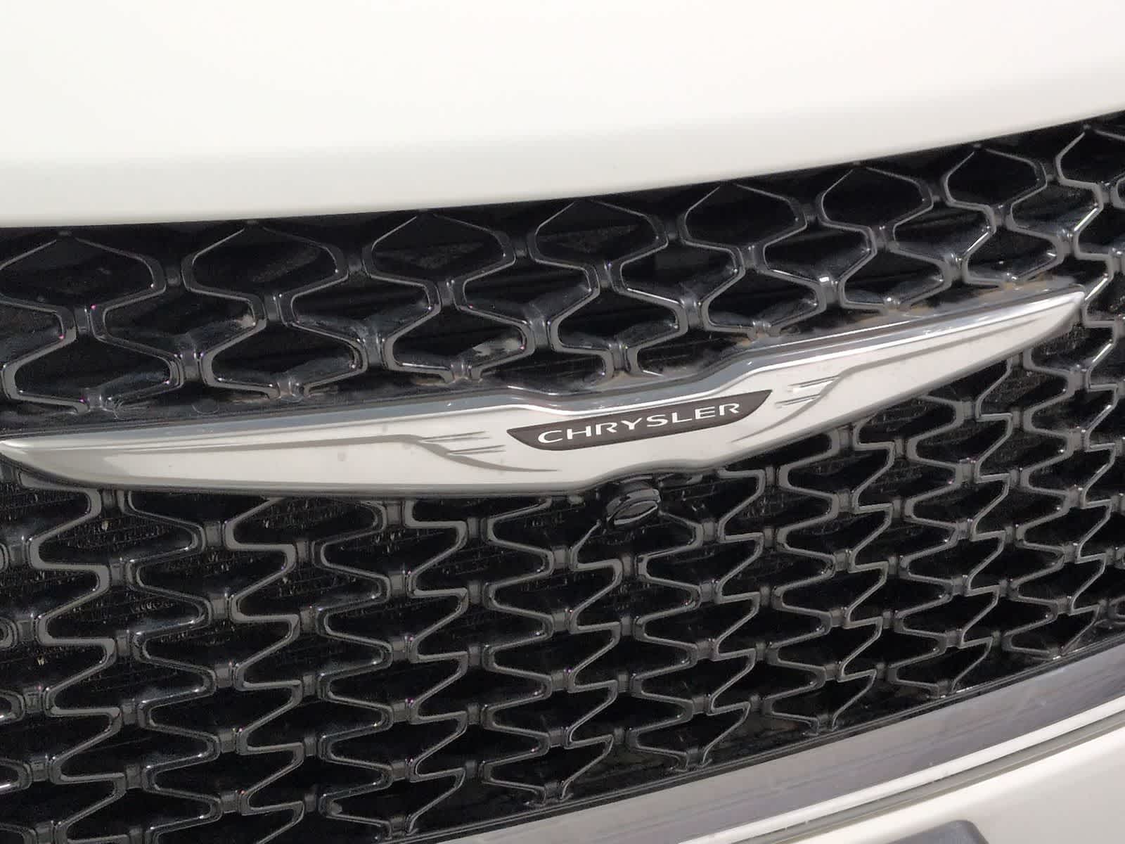 Thumbnail: 2022 Chrysler Pacifica - 12