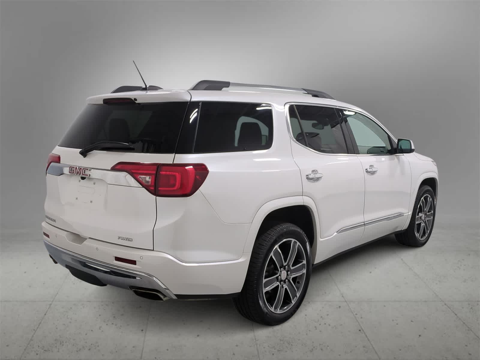 Thumbnail: 2017 GMC Acadia - 8