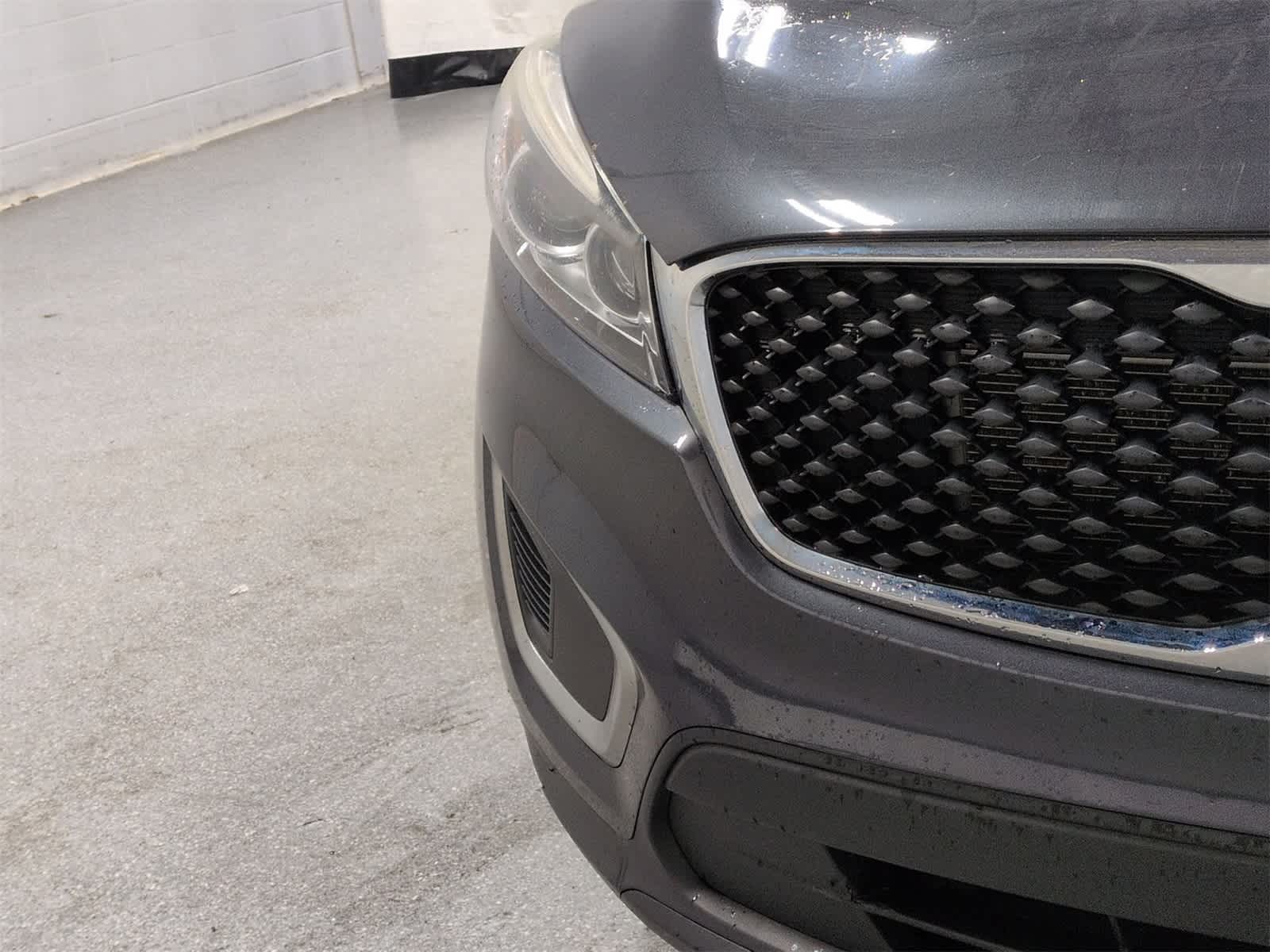 Thumbnail: 2016 Kia Sorento - 11