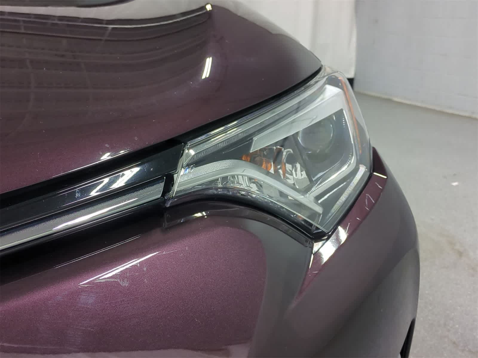 Thumbnail: 2017 Toyota RAV4 - 11