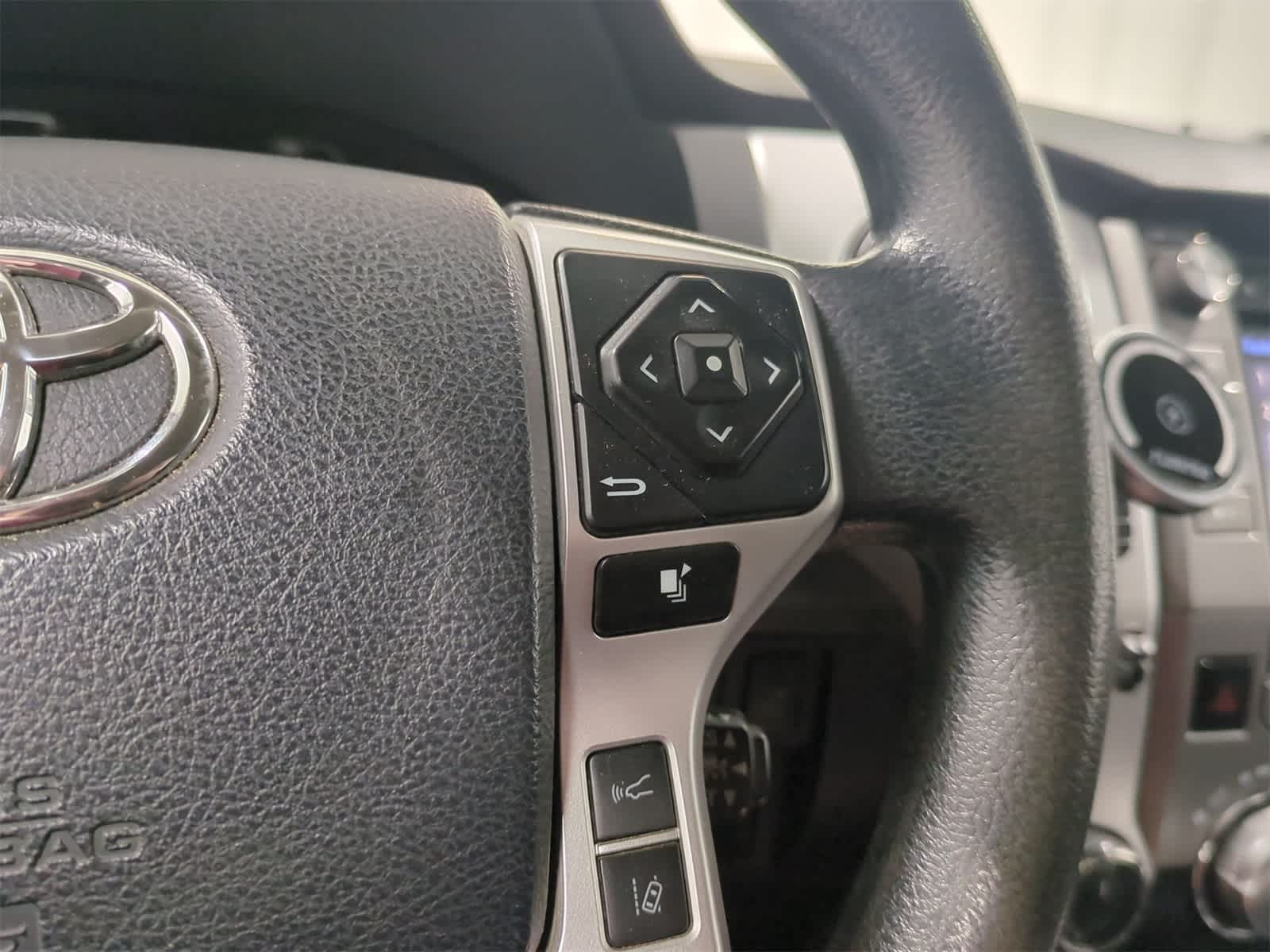 Thumbnail: 2019 Toyota Tundra - 25