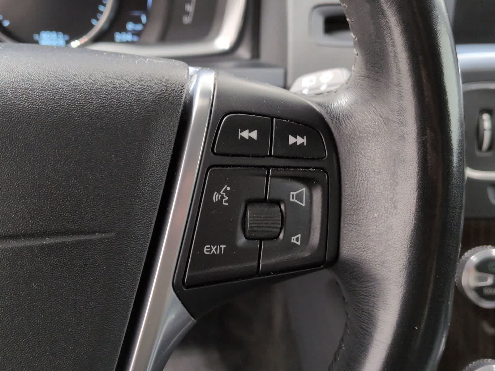 Thumbnail: 2015 Volvo S60 - 28