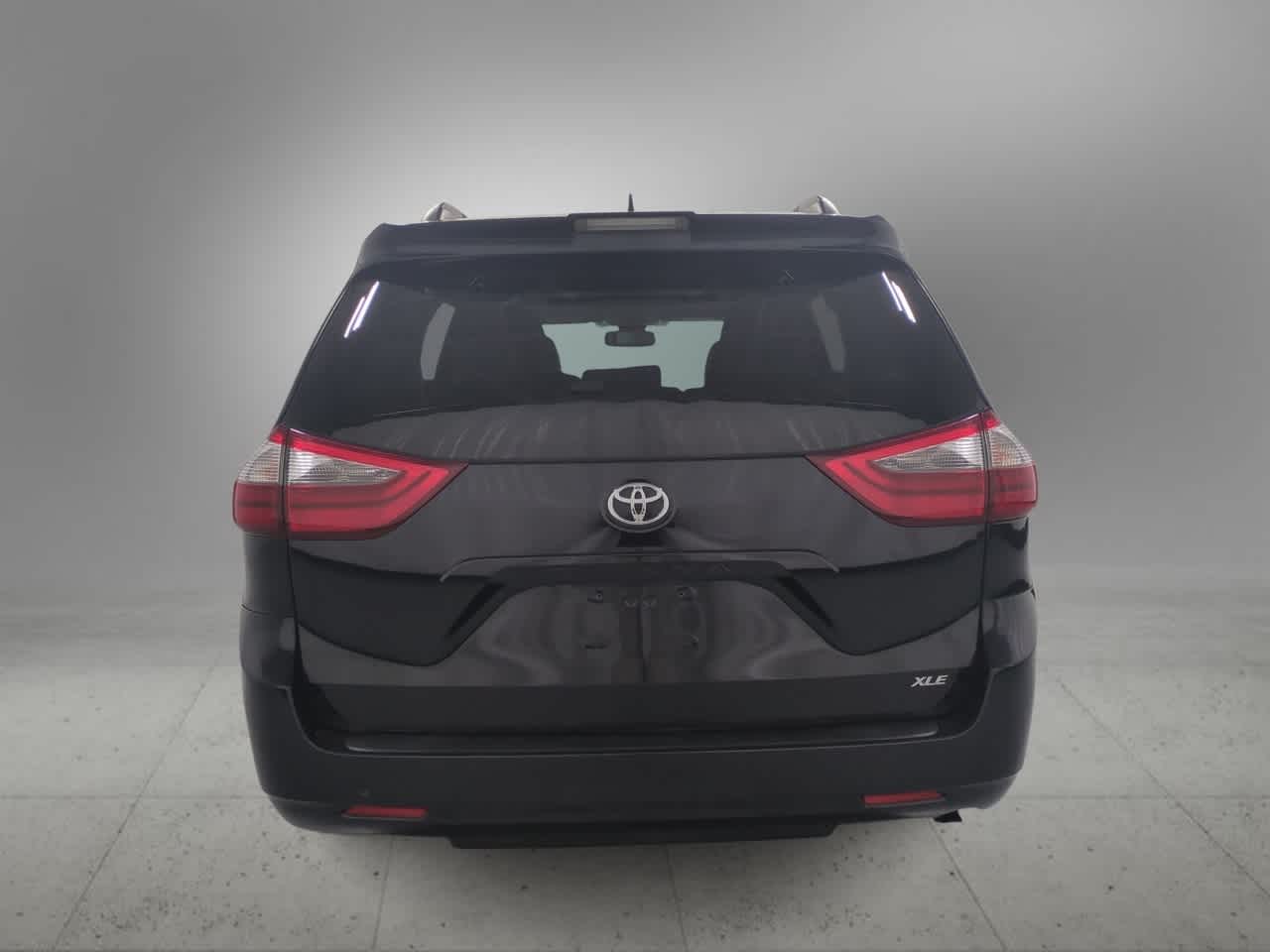 Thumbnail: 2020 Toyota Sienna - 7