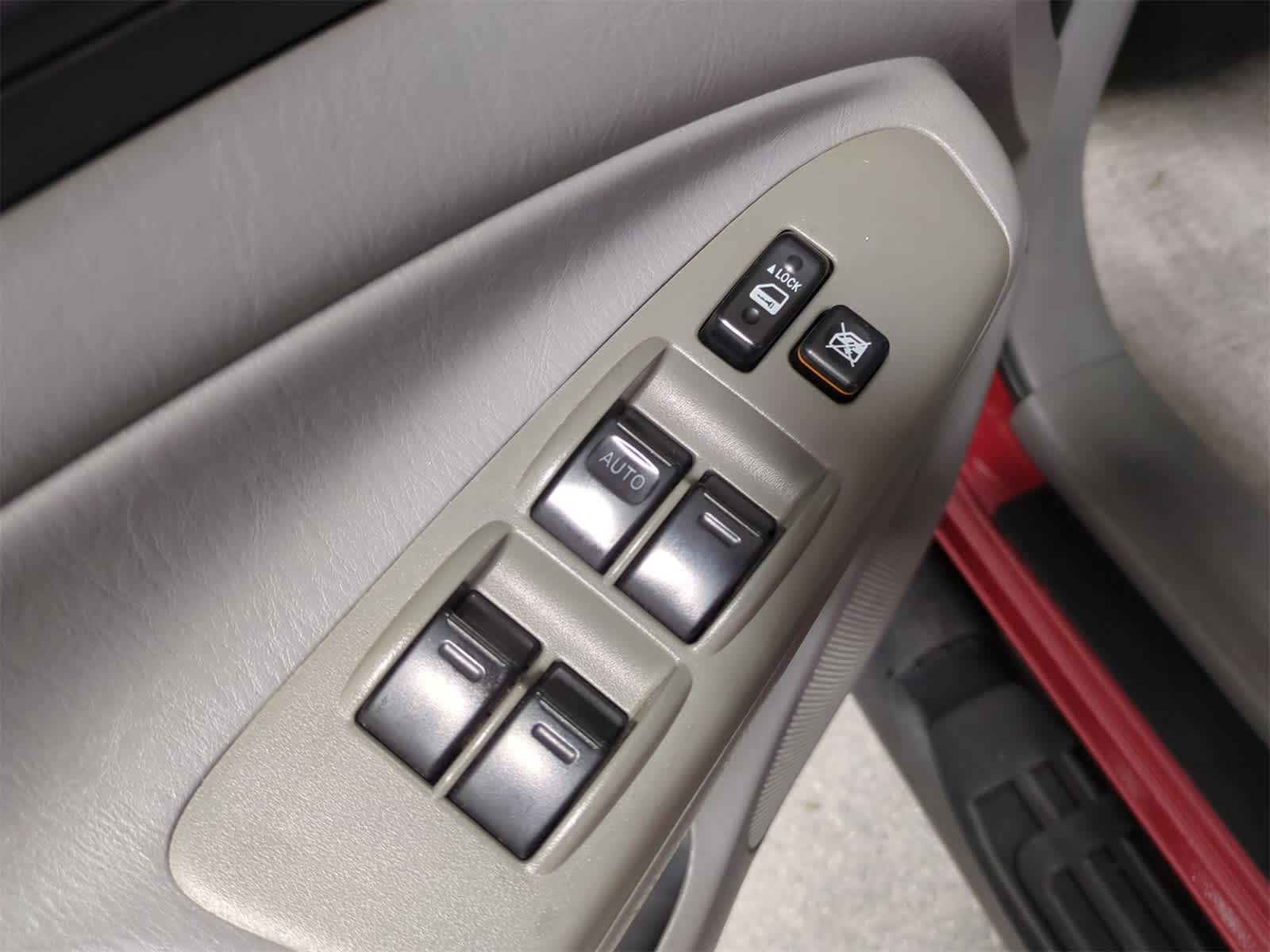 Thumbnail: 2011 Toyota Tacoma - 17