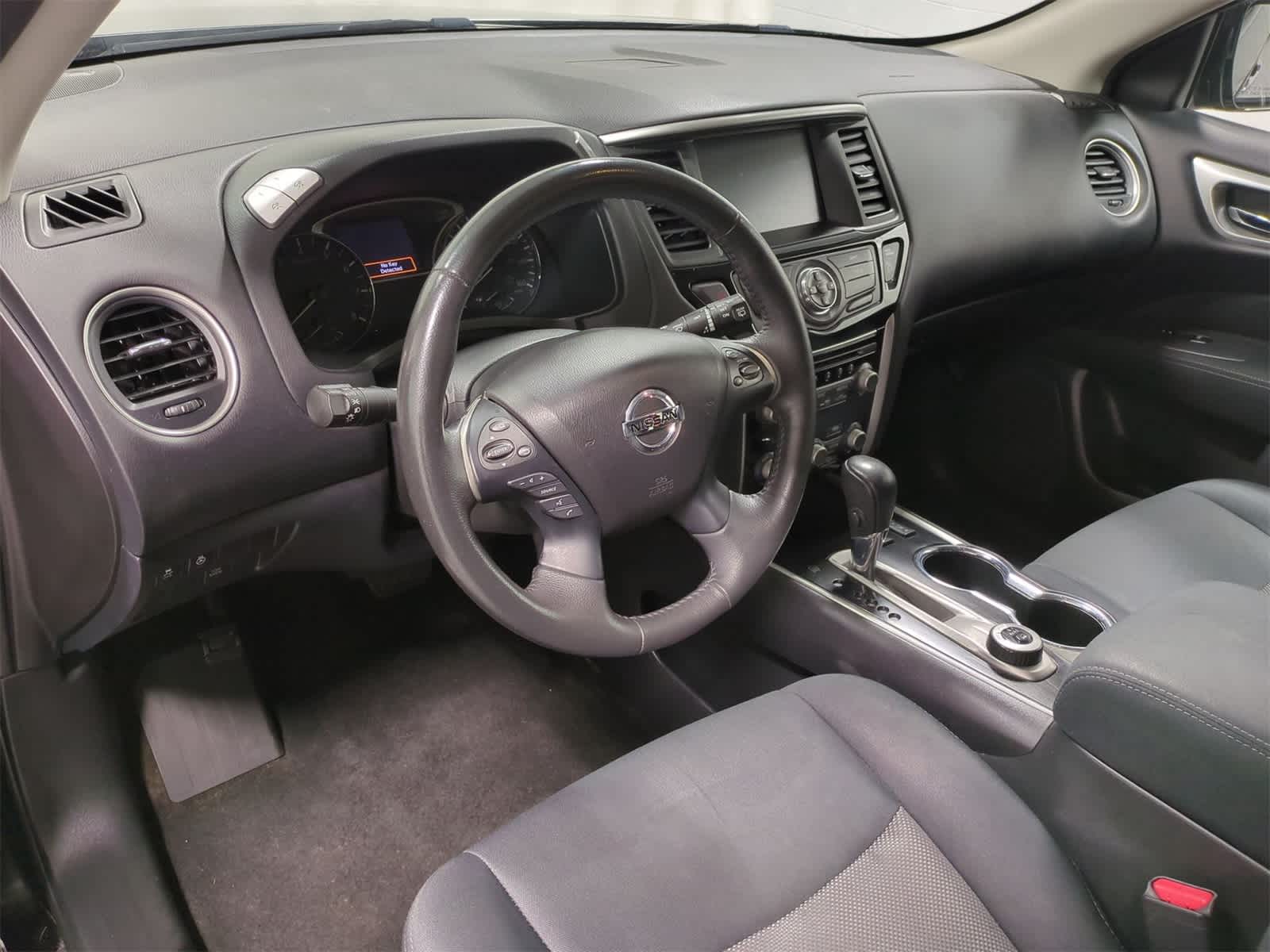 Thumbnail: 2017 Nissan Pathfinder - 10