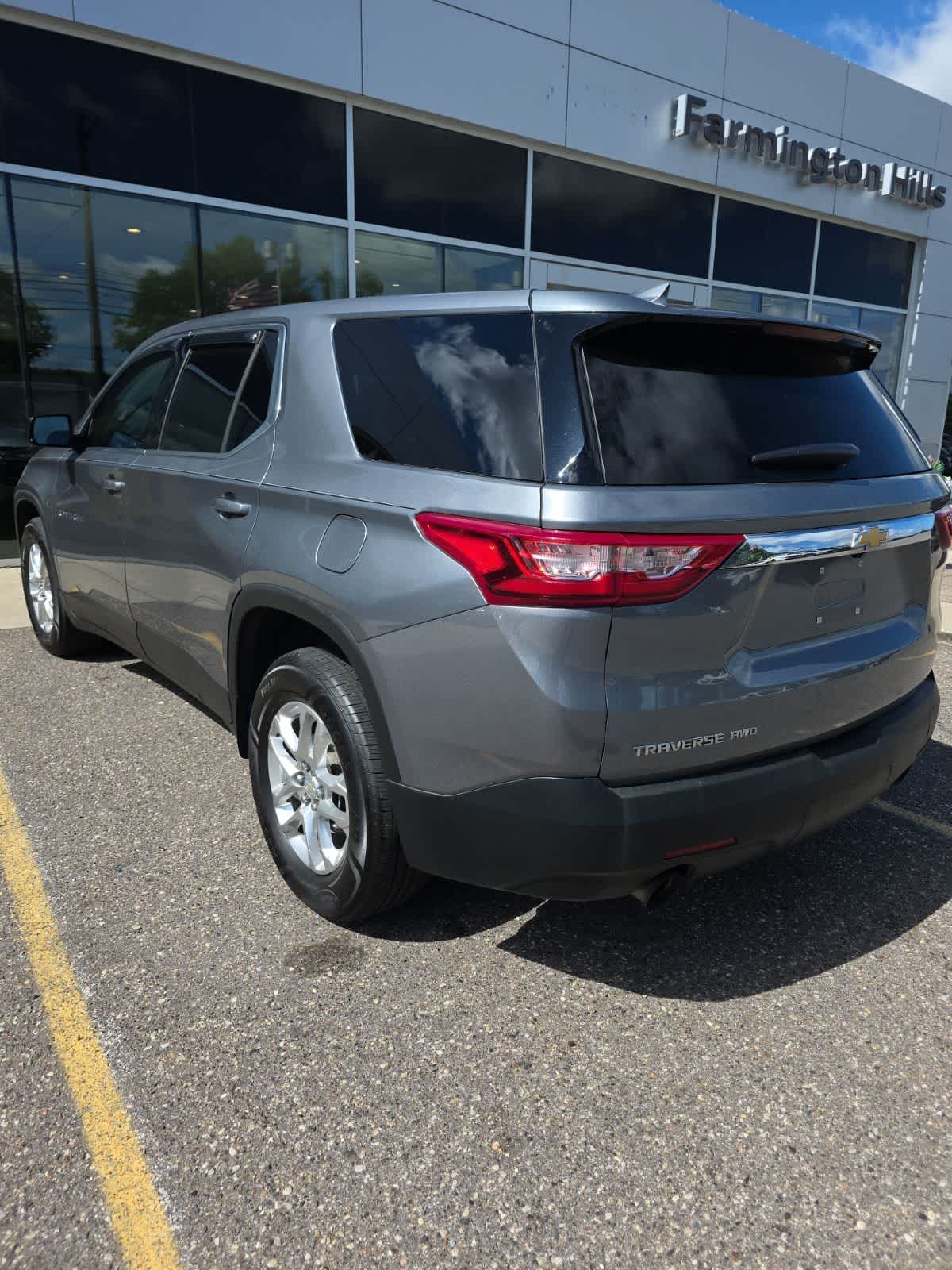 Thumbnail: 2020 Chevrolet Traverse - 3