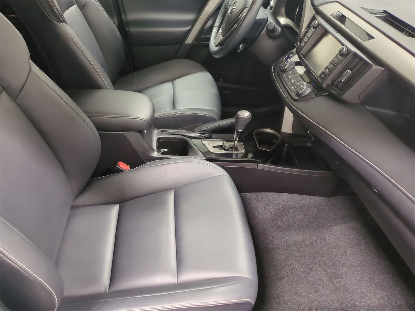 Thumbnail: 2017 Toyota RAV4 - 24
