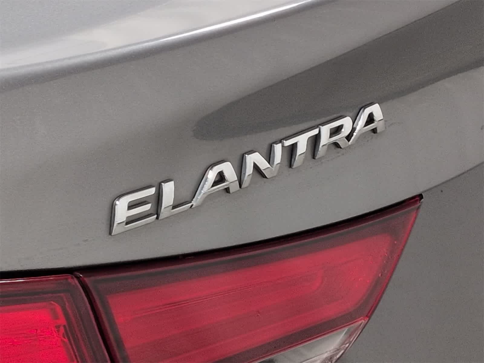 Thumbnail: 2014 Hyundai Elantra - 13