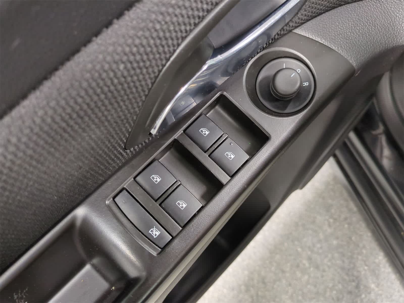 Thumbnail: 2014 Chevrolet Cruze - 18