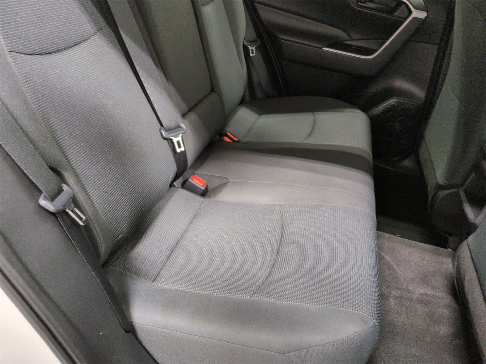 Thumbnail: 2019 Toyota RAV4 - 21