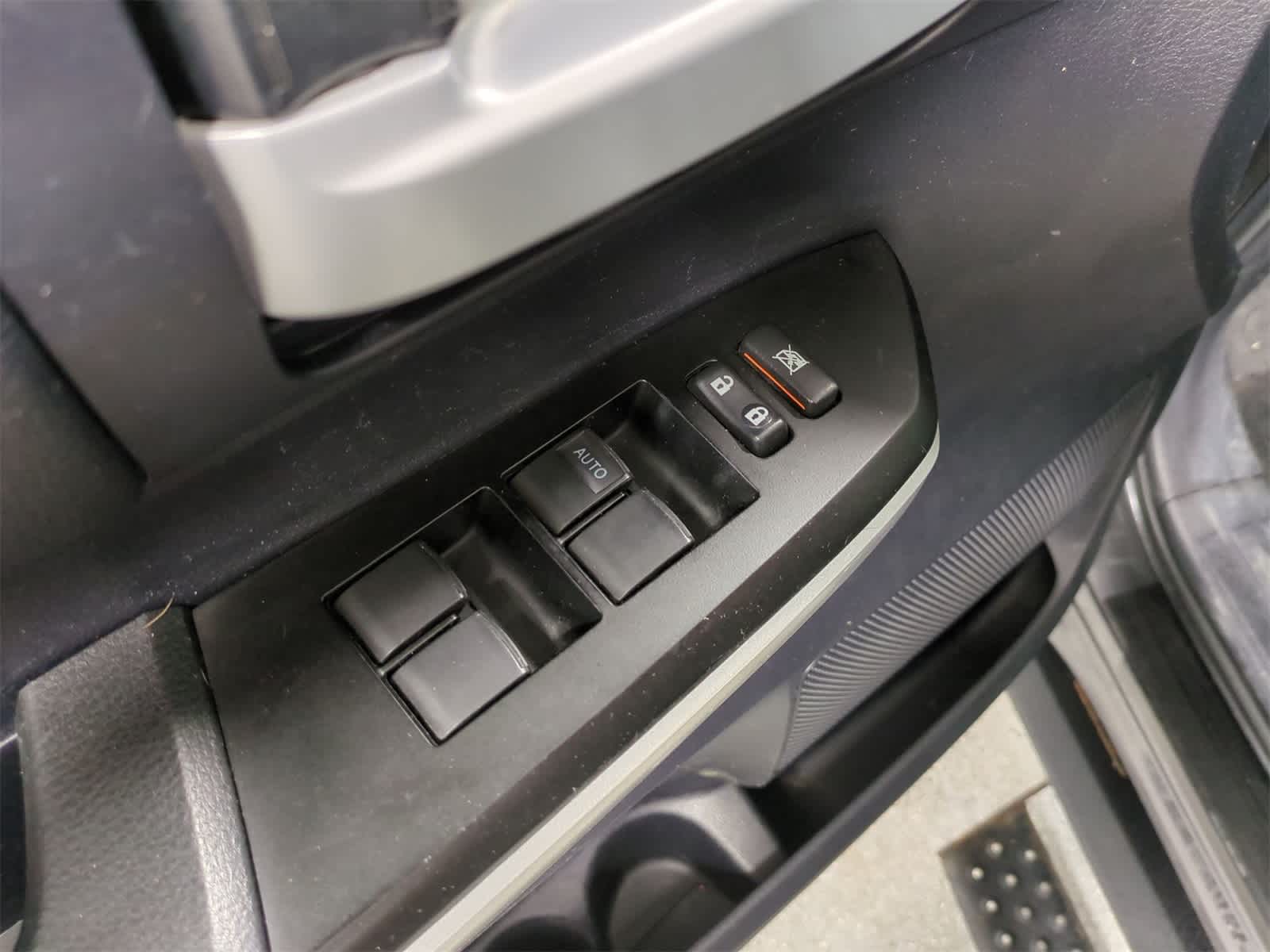 2016 Toyota Tundra SR5 18