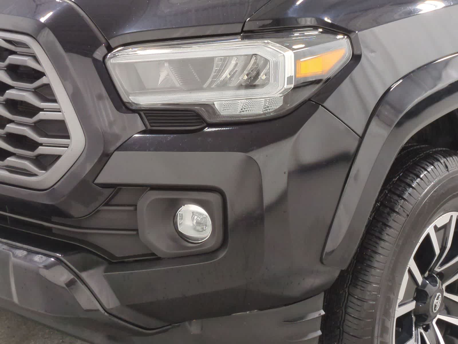 Thumbnail: 2022 Toyota Tacoma - 11