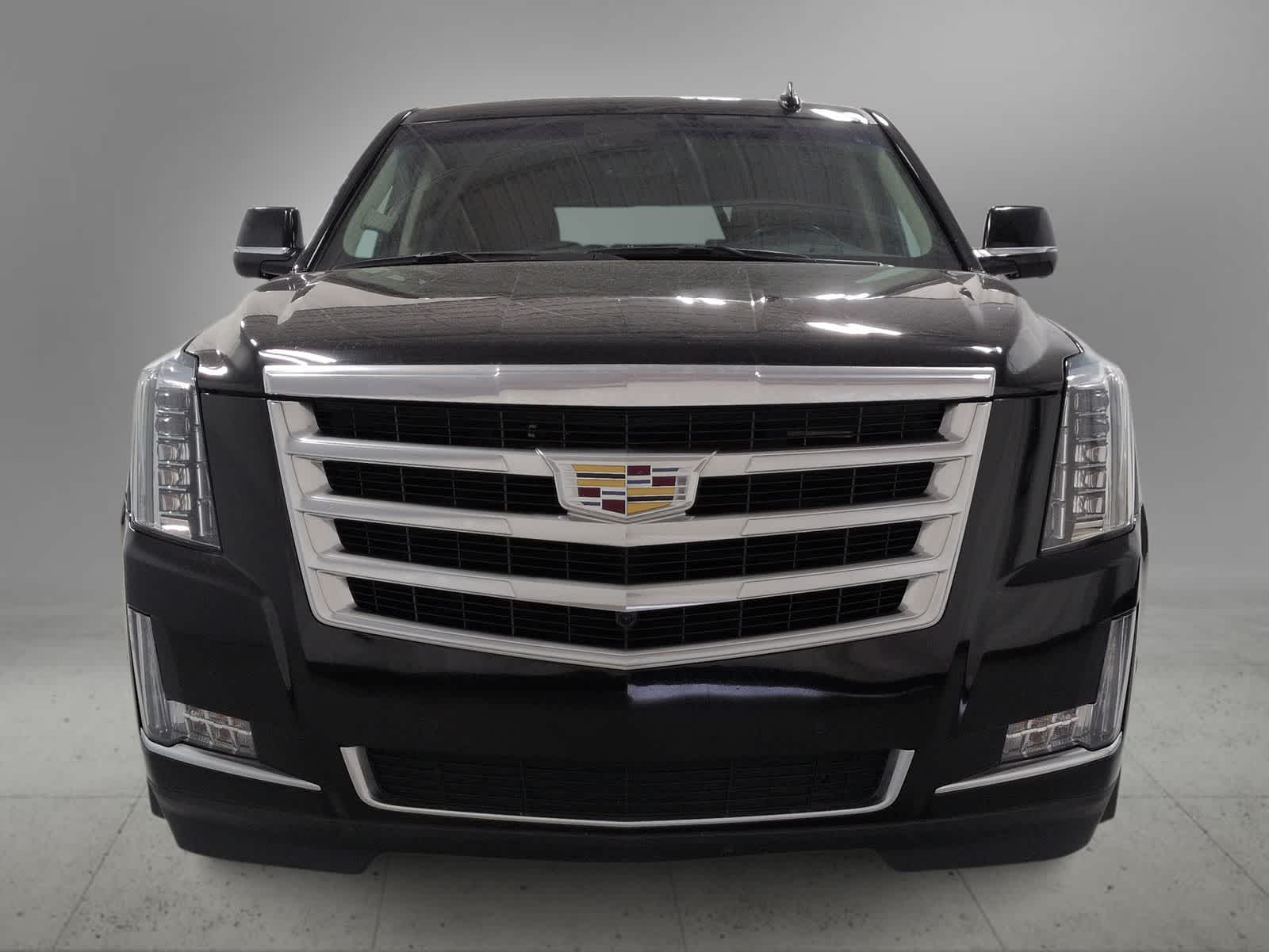 Thumbnail: 2018 Cadillac Escalade - 3