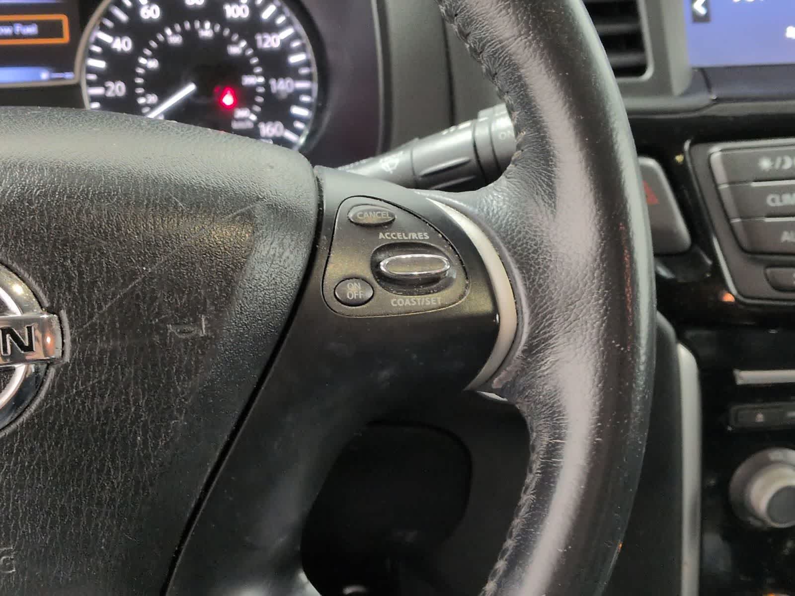 Thumbnail: 2017 Nissan Pathfinder - 25