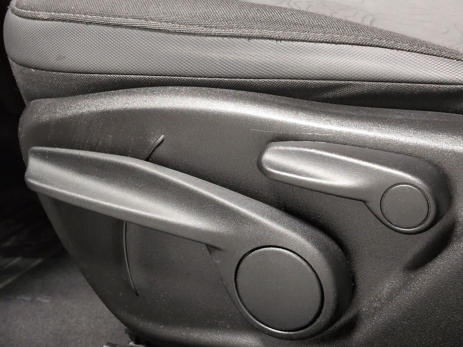 Thumbnail: 2017 Jeep Renegade - 17