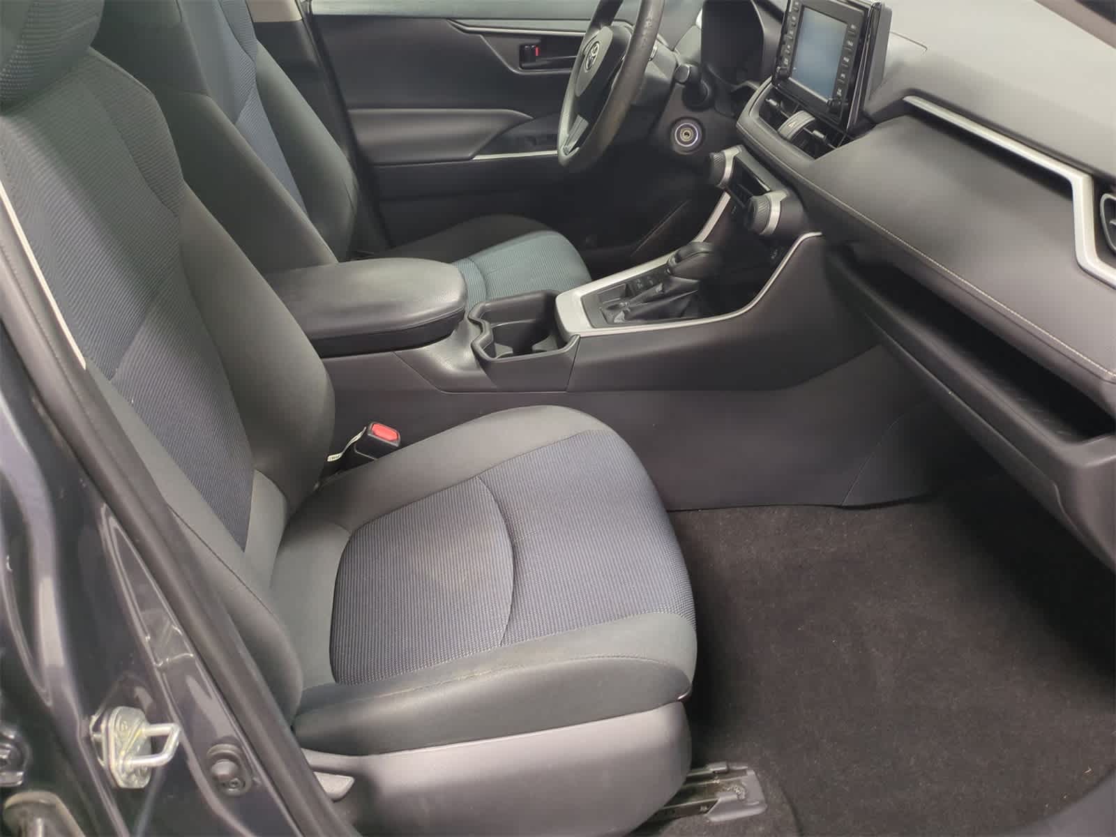 Thumbnail: 2019 Toyota RAV4 - 21