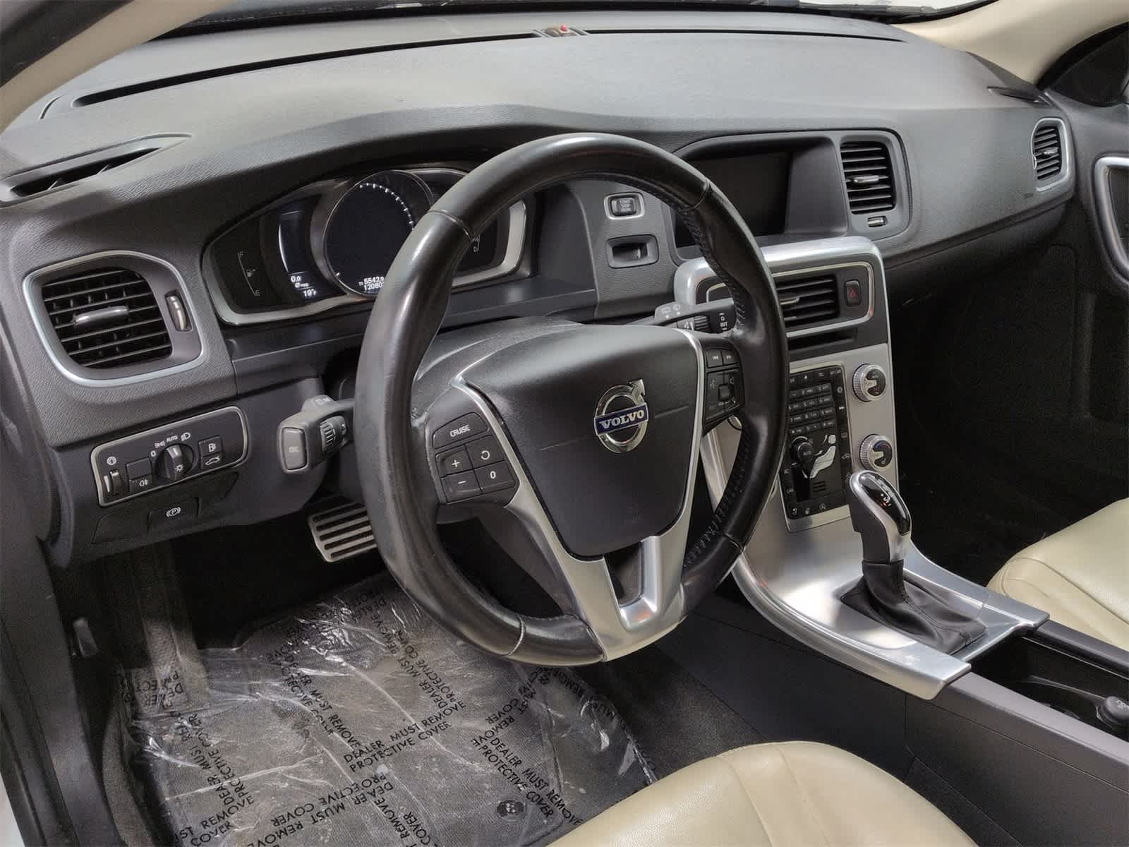 Thumbnail: 2017 Volvo S60 - 10