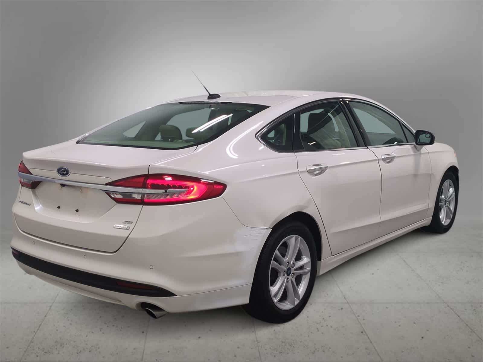 Thumbnail: 2018 Ford Fusion - 8