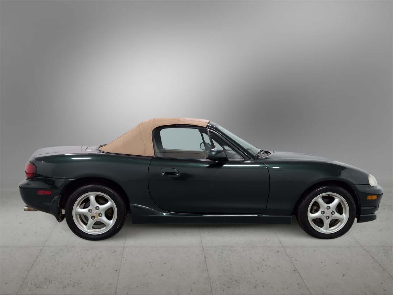 Thumbnail: 2000 Mazda MX-5 Miata - 9