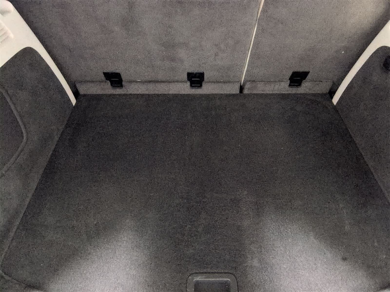 Thumbnail: 2017 Lincoln MKC - 33