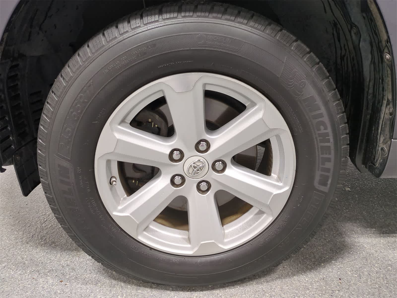 Thumbnail: 2010 Toyota Highlander - 14