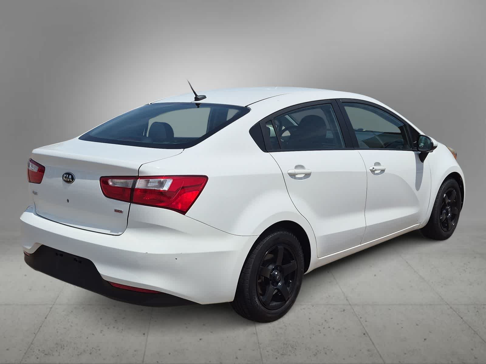 Thumbnail: 2016 Kia Rio - 8
