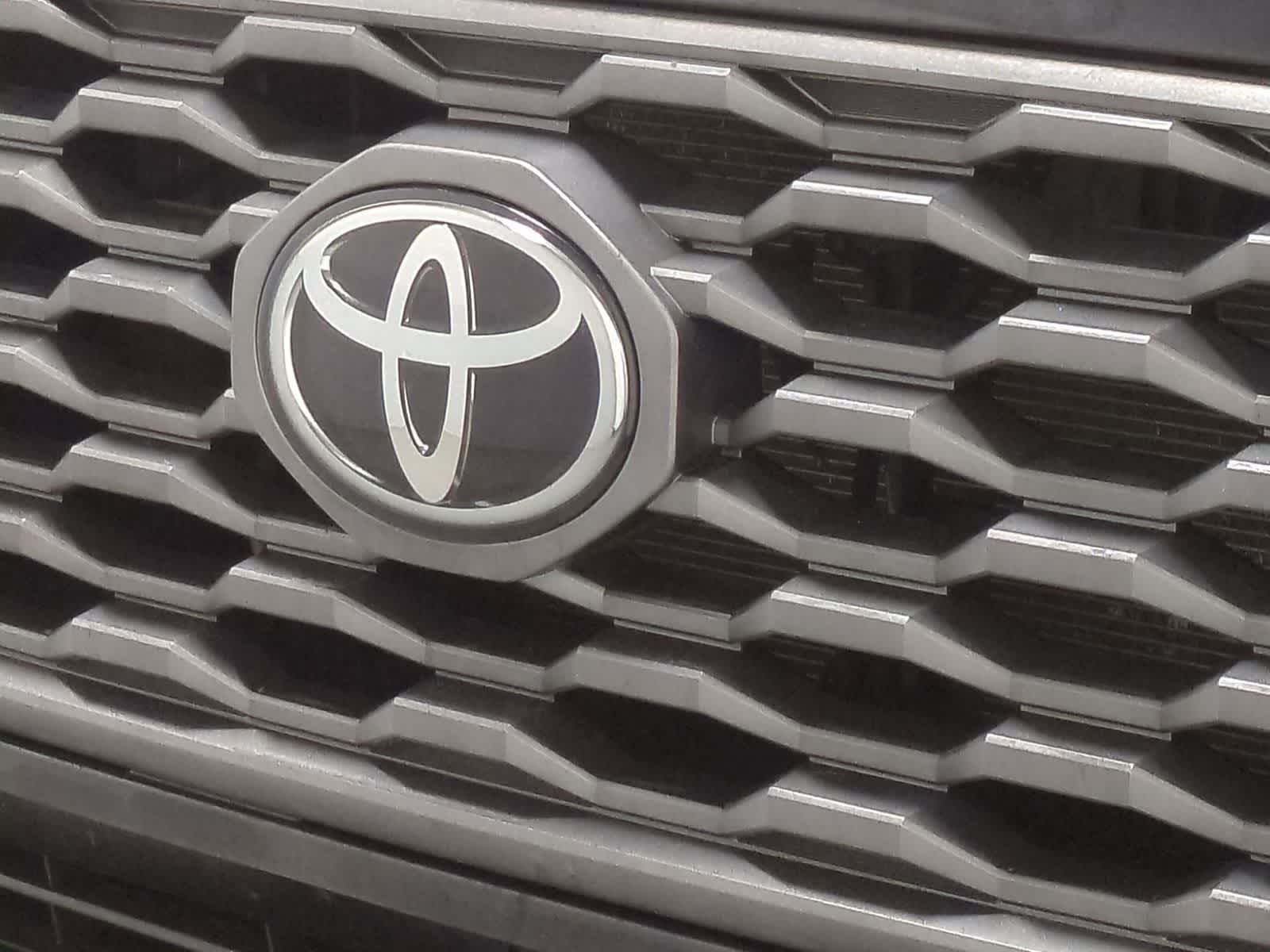 Thumbnail: 2022 Toyota Tacoma - 12