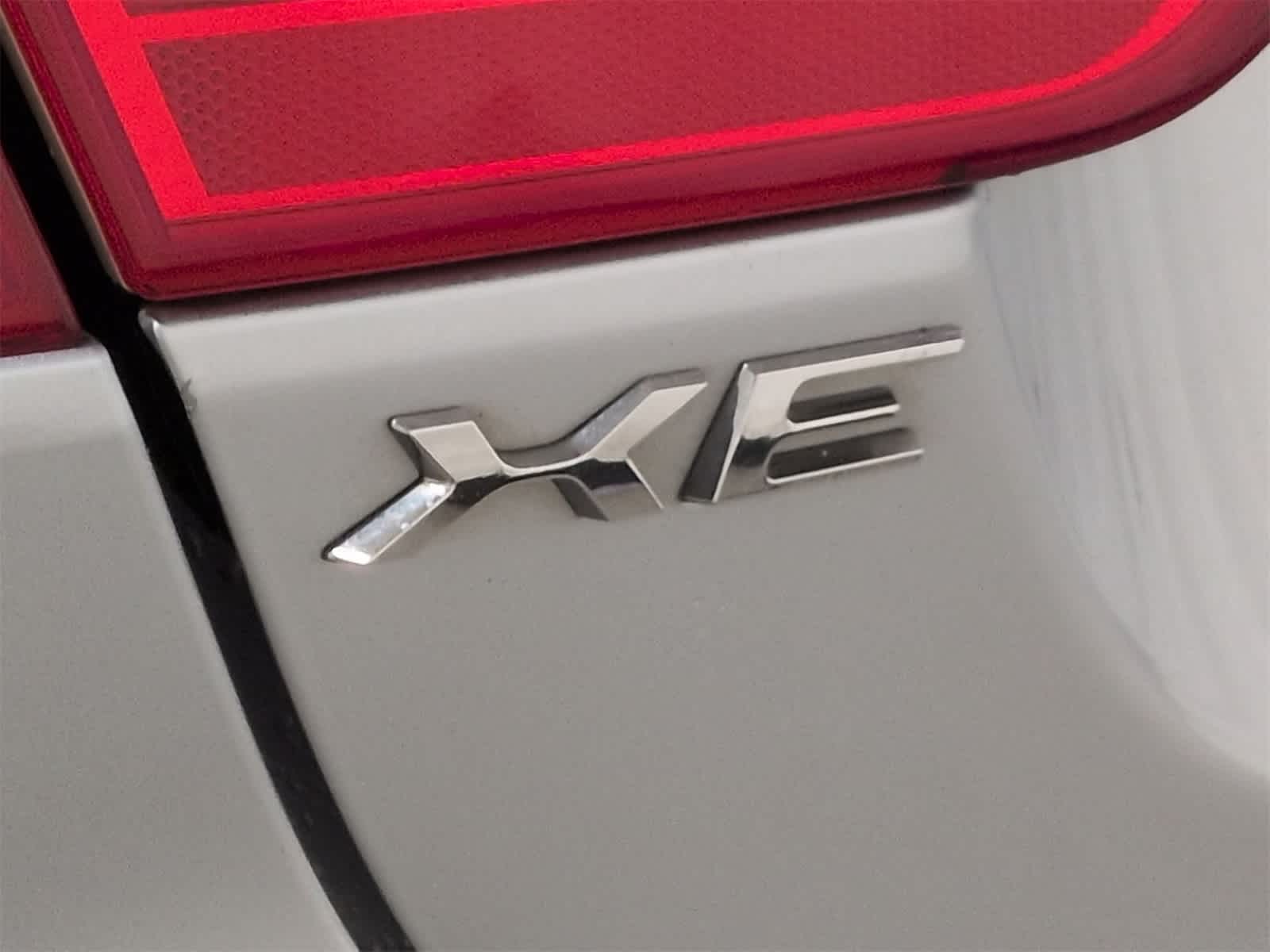 Thumbnail: 2018 Jaguar XE - 13