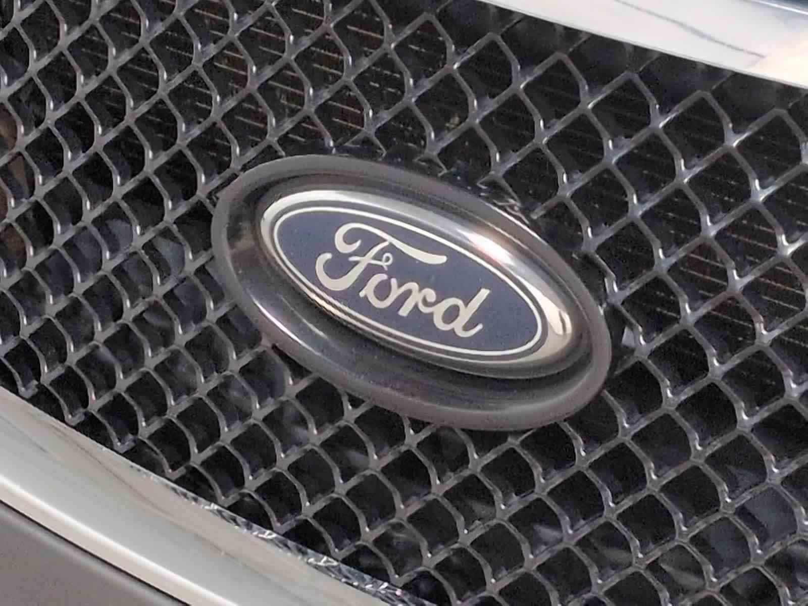 Thumbnail: 2017 Ford Taurus - 18