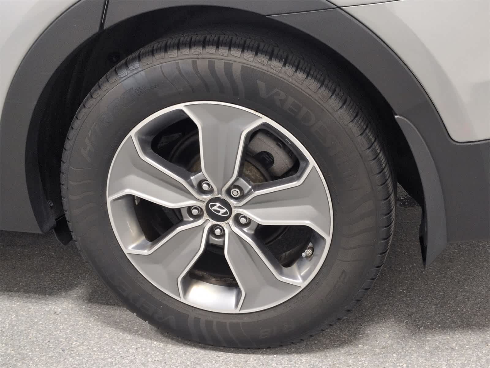 Thumbnail: 2015 Hyundai Santa Fe - 14