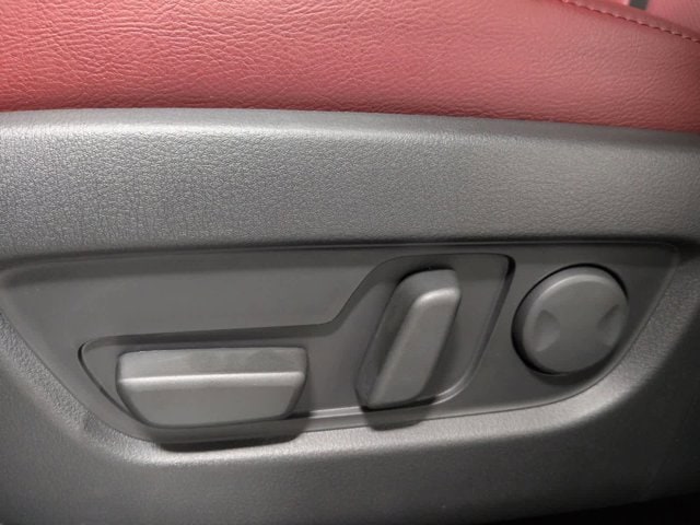 Thumbnail: 2026 Mazda CX-70 - 17