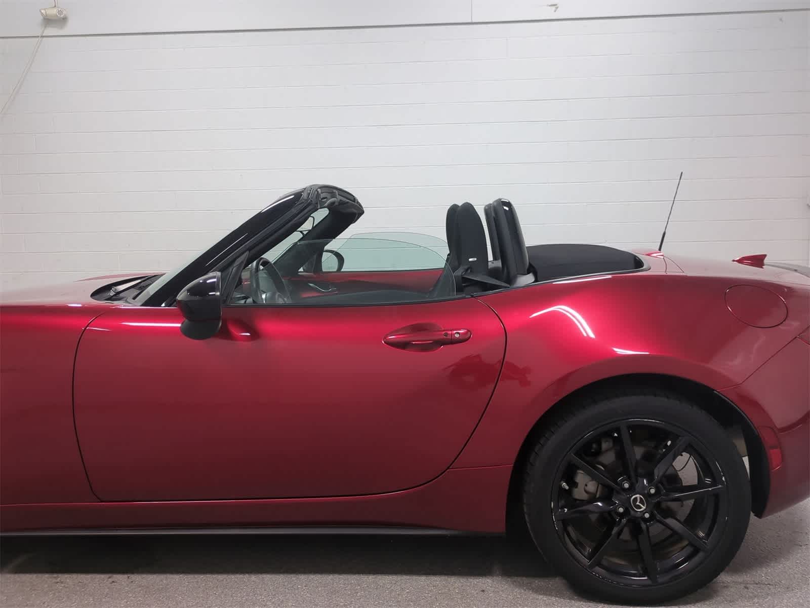Thumbnail: 2020 Mazda MX-5 Miata - 10