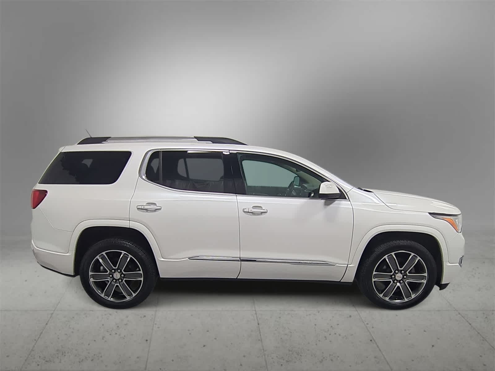Thumbnail: 2017 GMC Acadia - 9