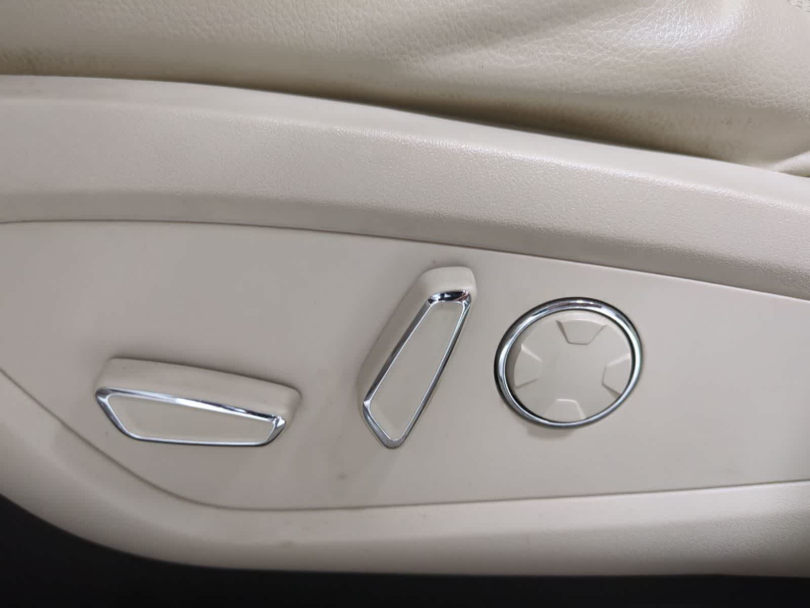 Thumbnail: 2018 Lincoln MKC - 24