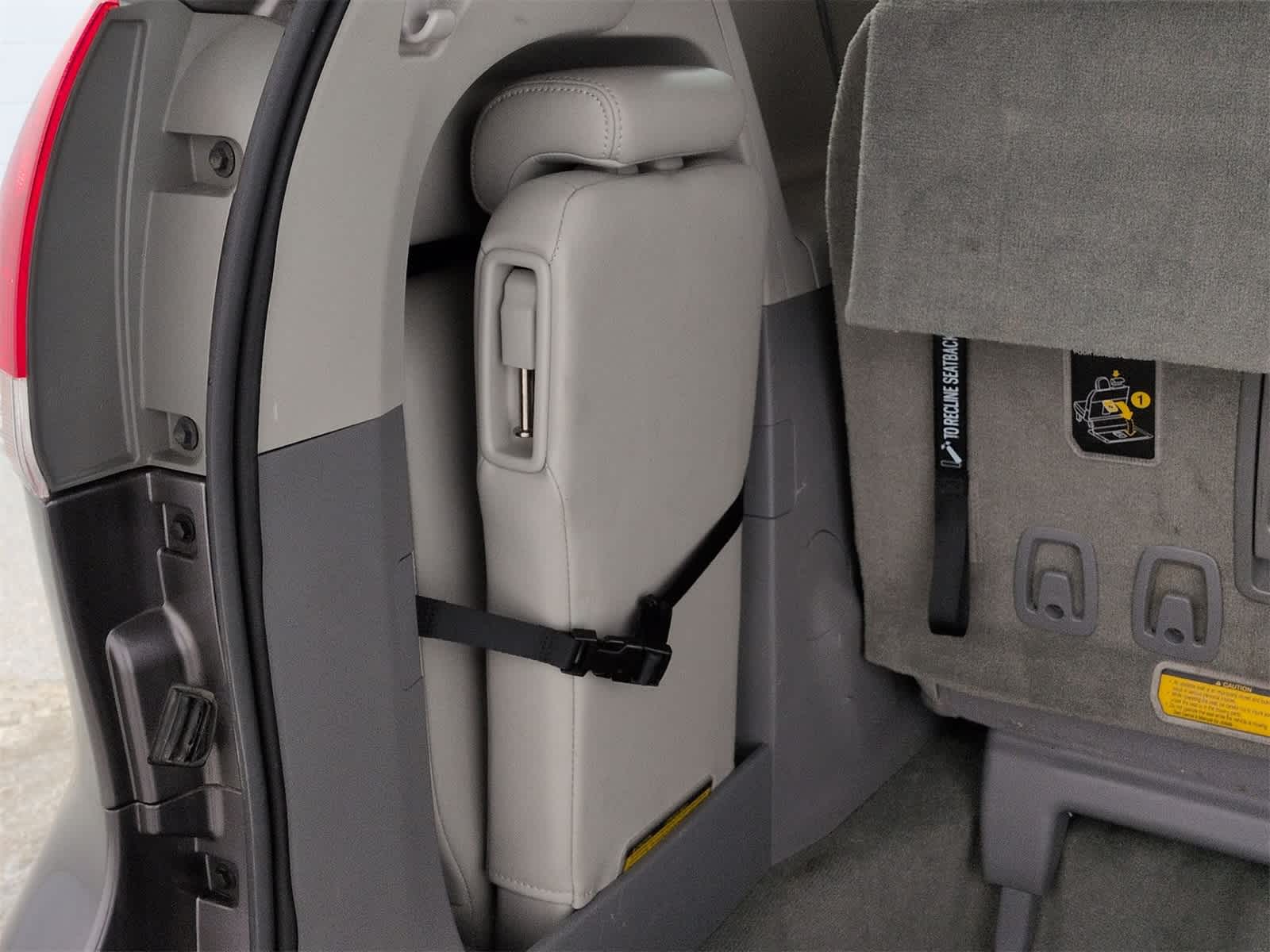 Thumbnail: 2014 Toyota Sienna - 39