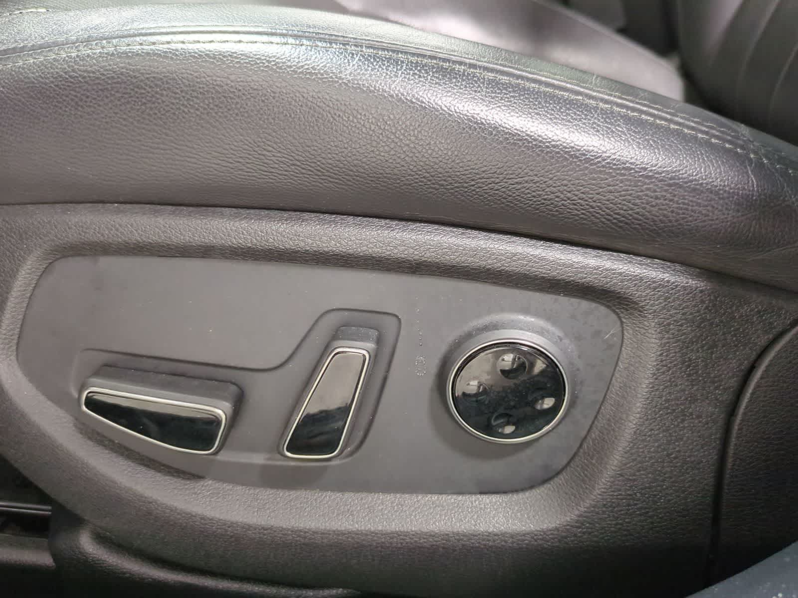 Thumbnail: 2019 Genesis G80 - 17