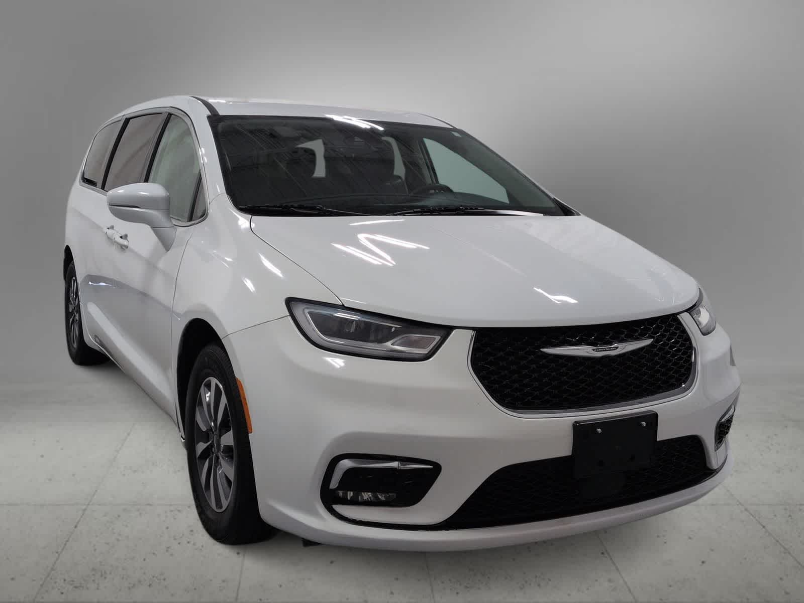 Thumbnail: 2022 Chrysler Pacifica - 2