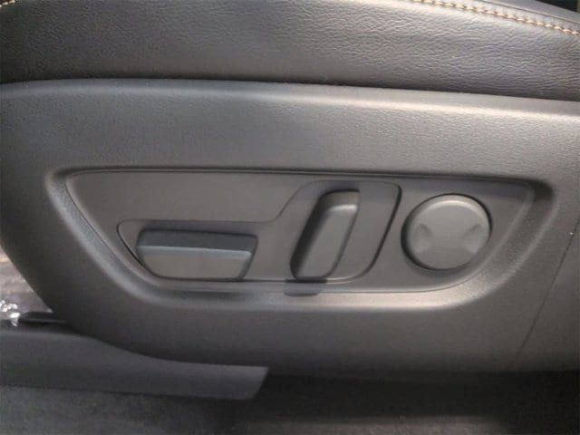 Thumbnail: 2026 Mazda CX-70 - 18