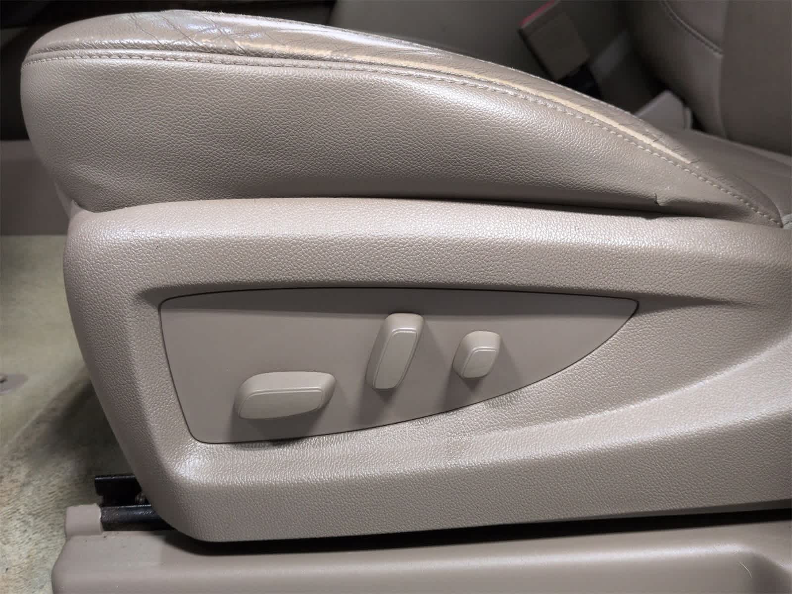 Thumbnail: 2015 Chevrolet Suburban - 18