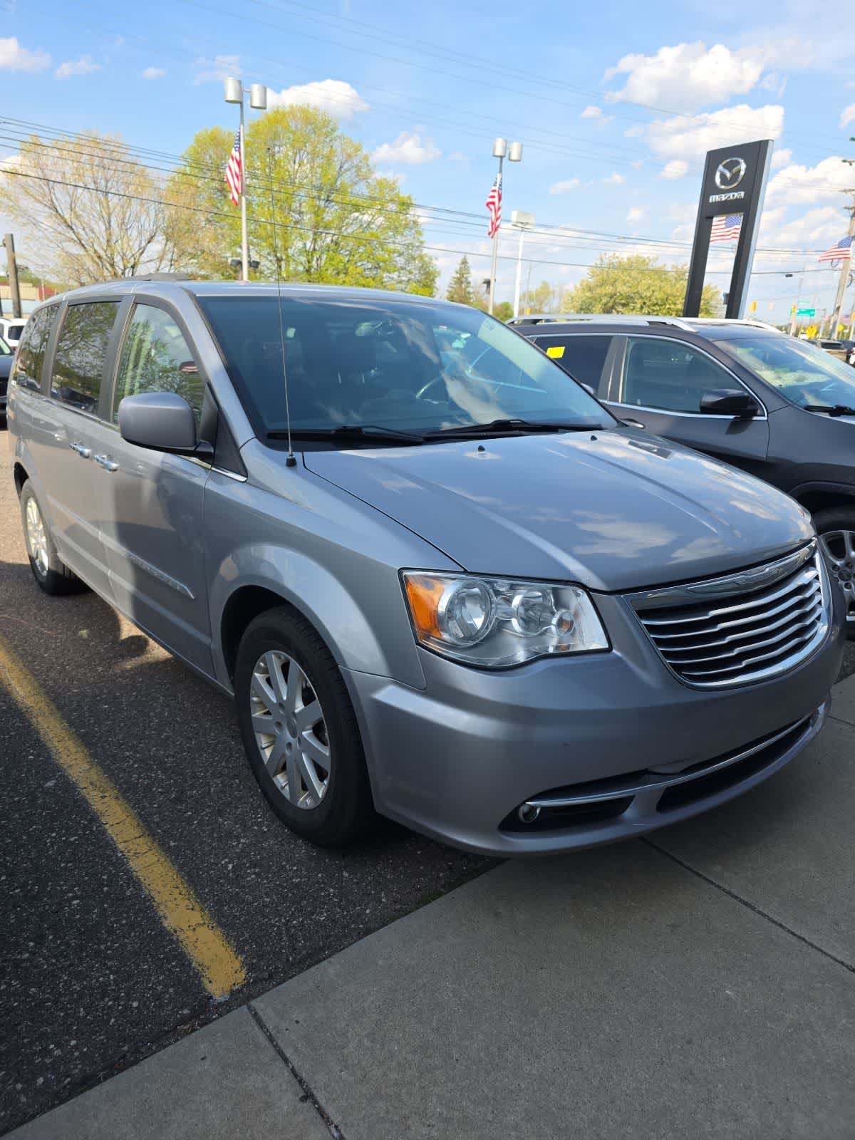 2016 Chrysler Town & Country Touring -
                  Farmington Hills, MI