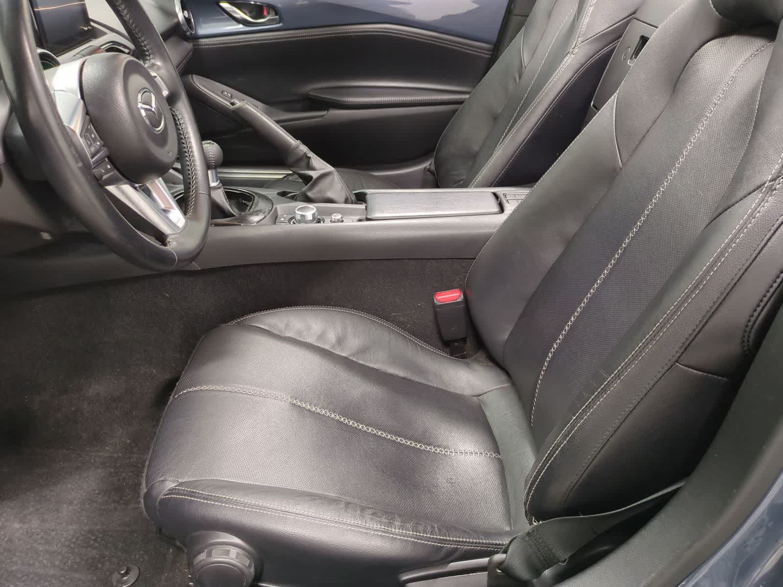 Thumbnail: 2021 Mazda MX-5 Miata - 15