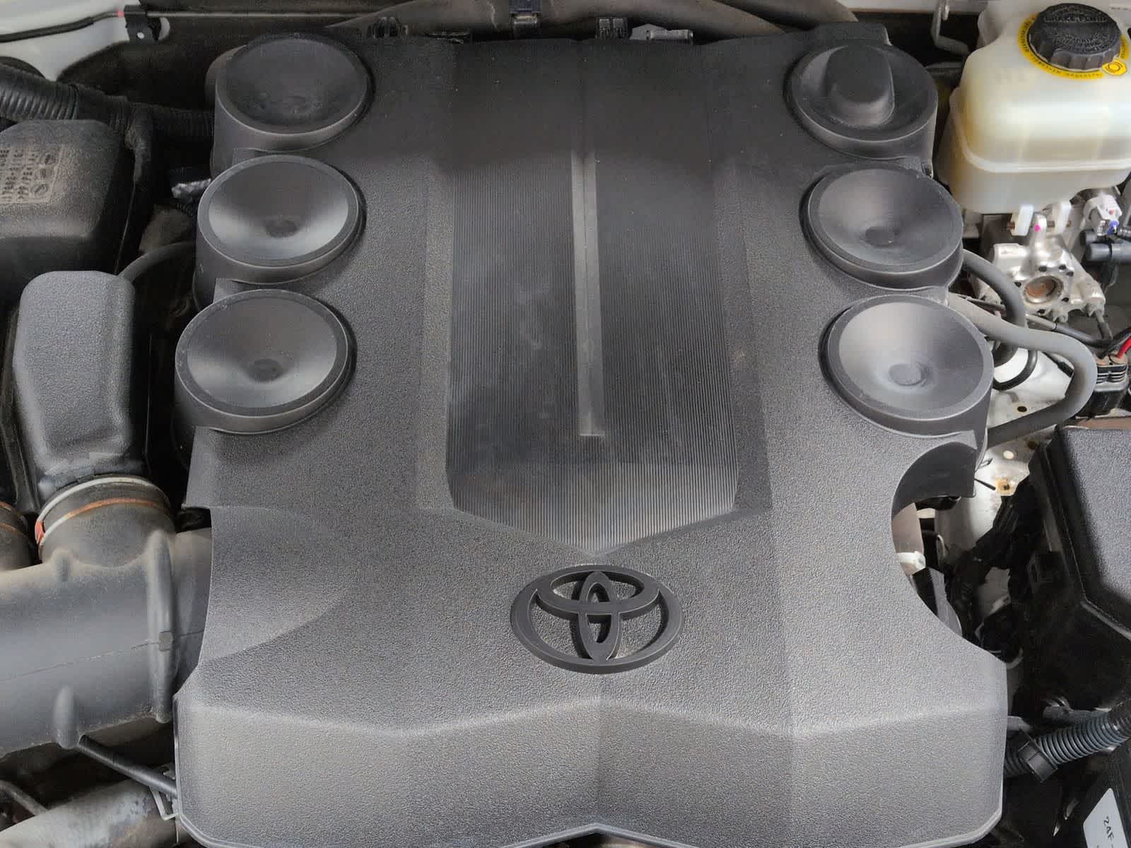 Thumbnail: 2015 Toyota 4Runner - 15